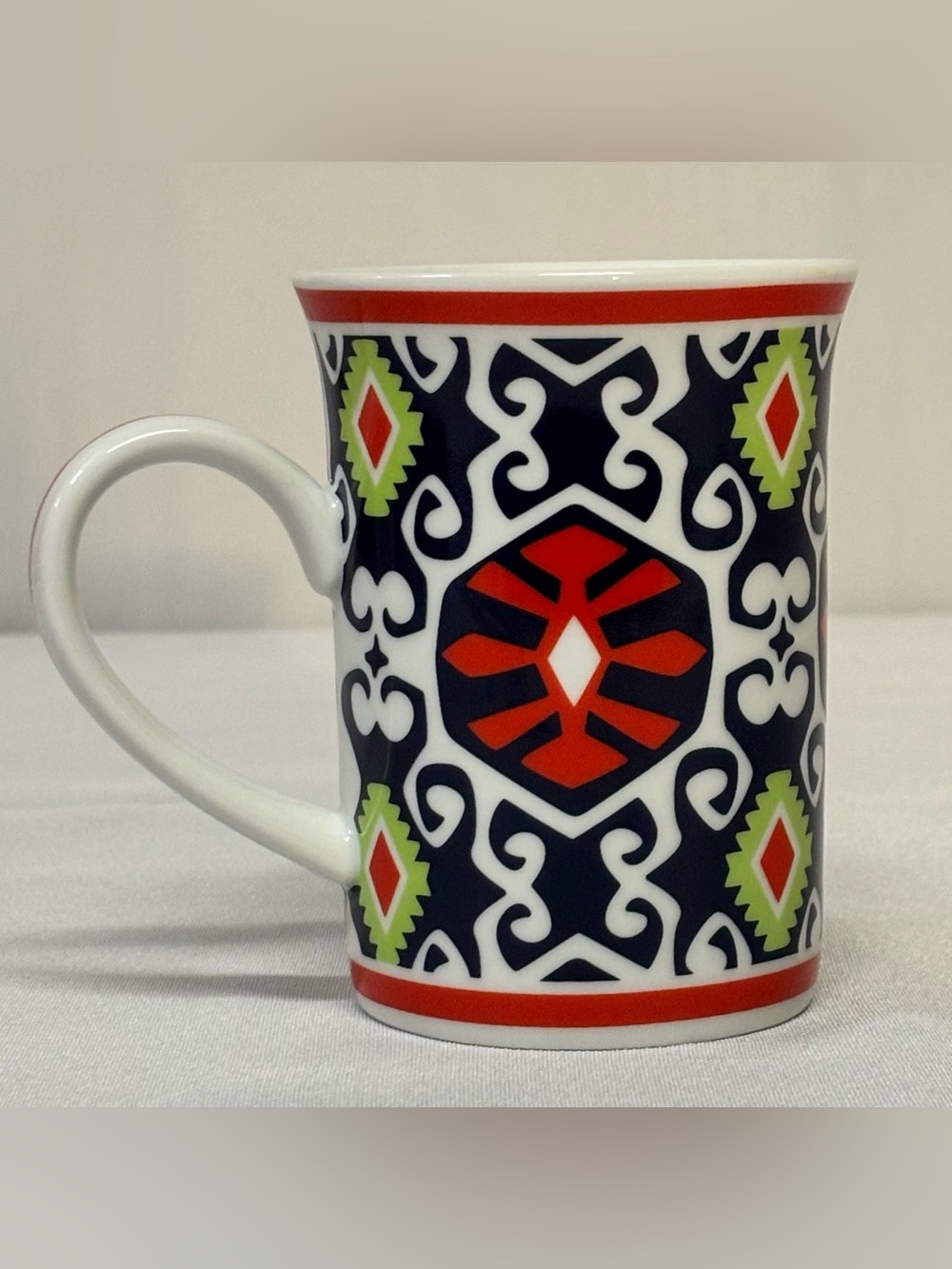Vera Bradley Sun Valley Porcelain Coffee Mug Tea Cup Red Blue Green Geometric